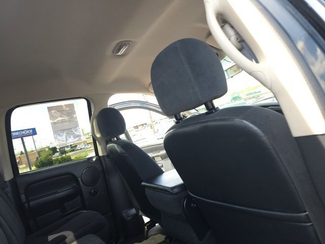 2004 Dodge Ram 2500 Truck SLT