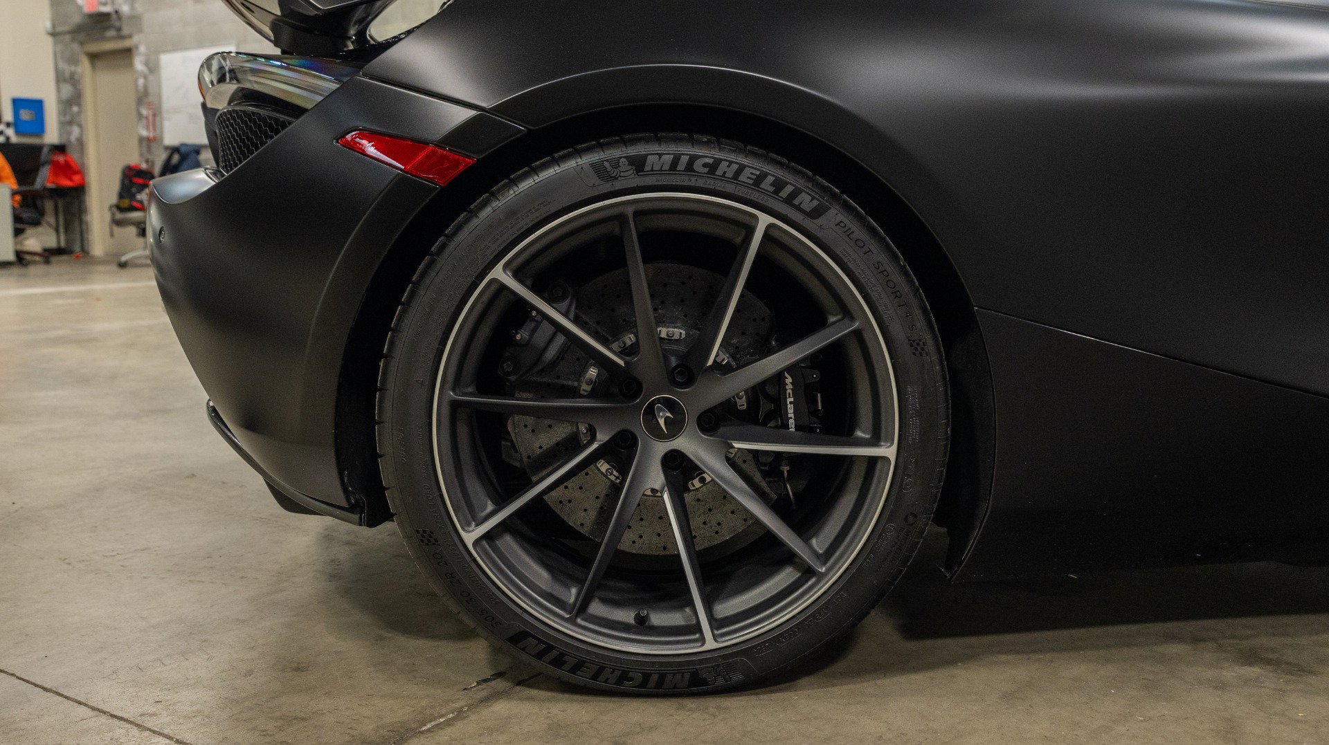 Used 2020 McLaren 720S Spider photo 36