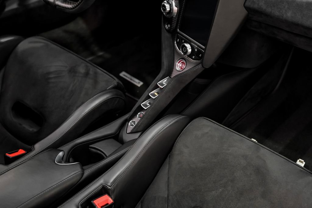 Used 2020 McLaren 720S Performance photo 18