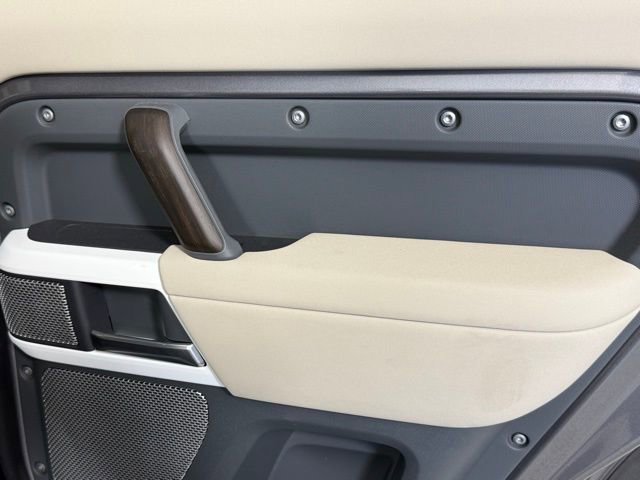 2023 Land Rover Defender 130 SE