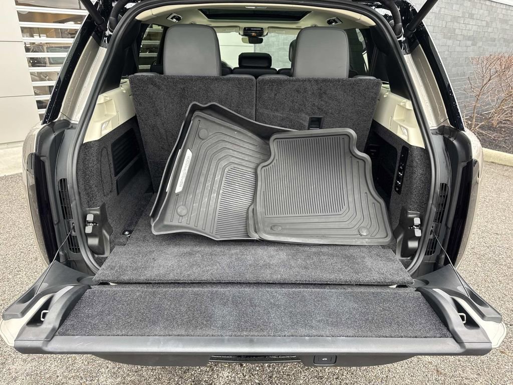 2024 Land Rover Range Rover Long Wheelbase SE
