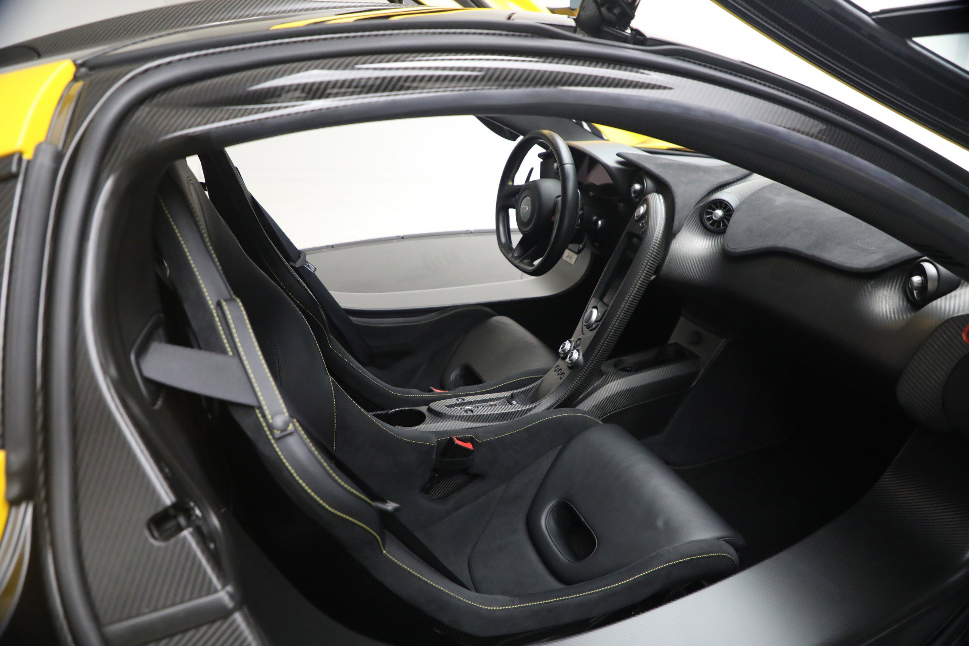 Used 2015 McLaren P1 photo 26