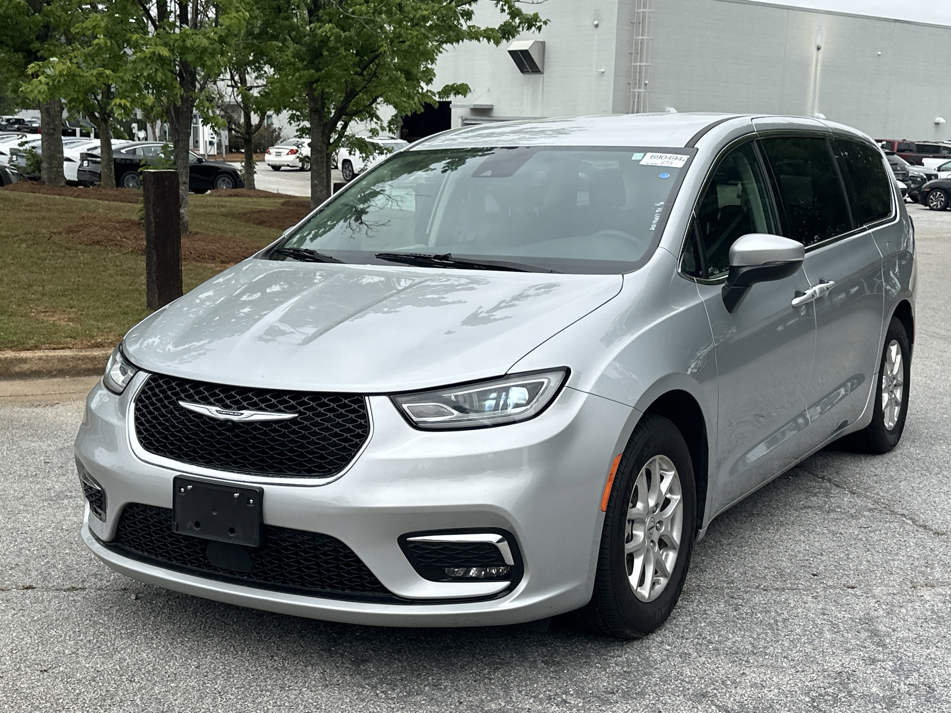 2023 Chrysler Pacifica Touring-L