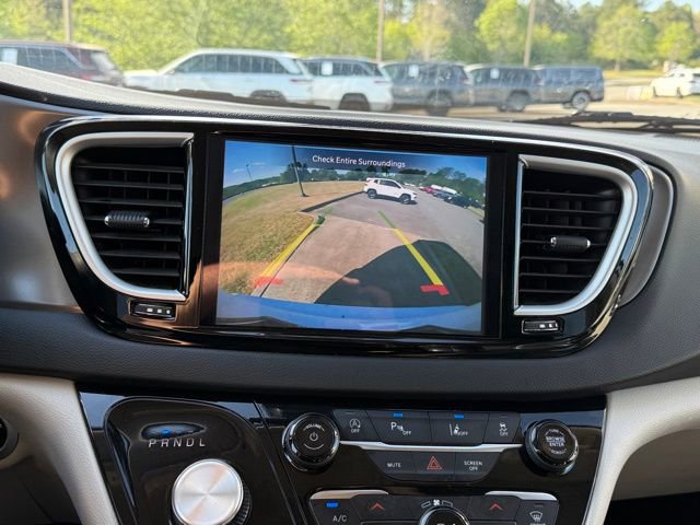 2024 Chrysler Pacifica Touring-L