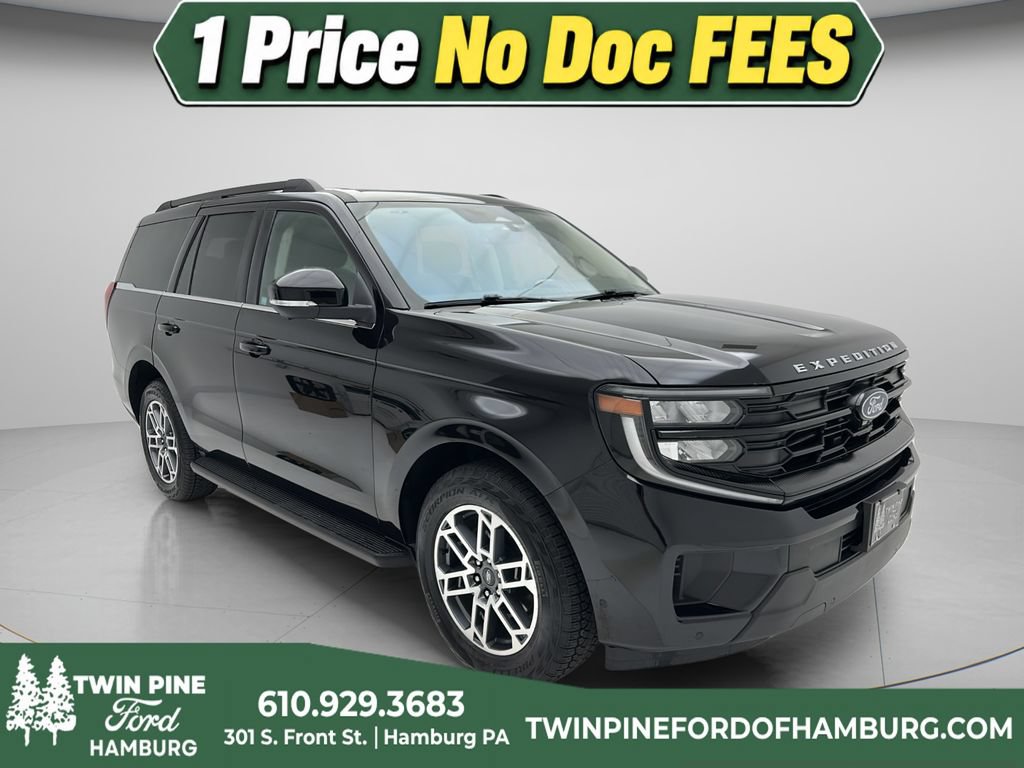 Used 2025 Ford Expedition Active