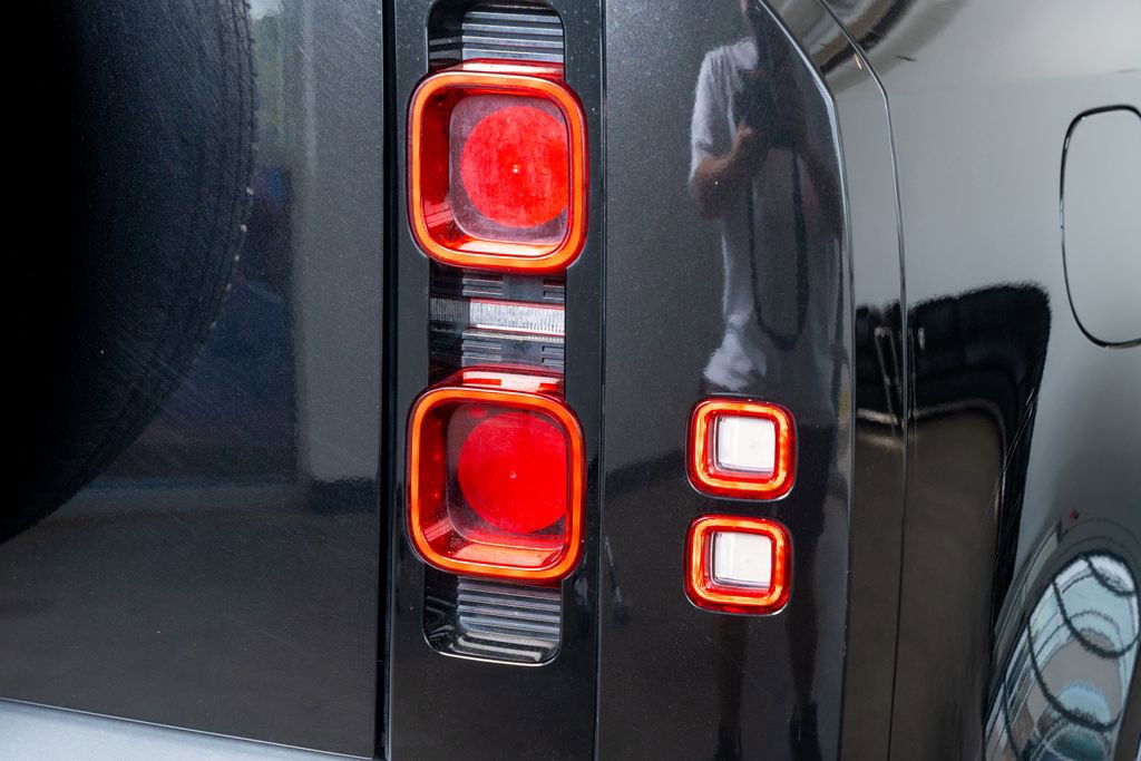 2025 Land Rover Defender 110 S