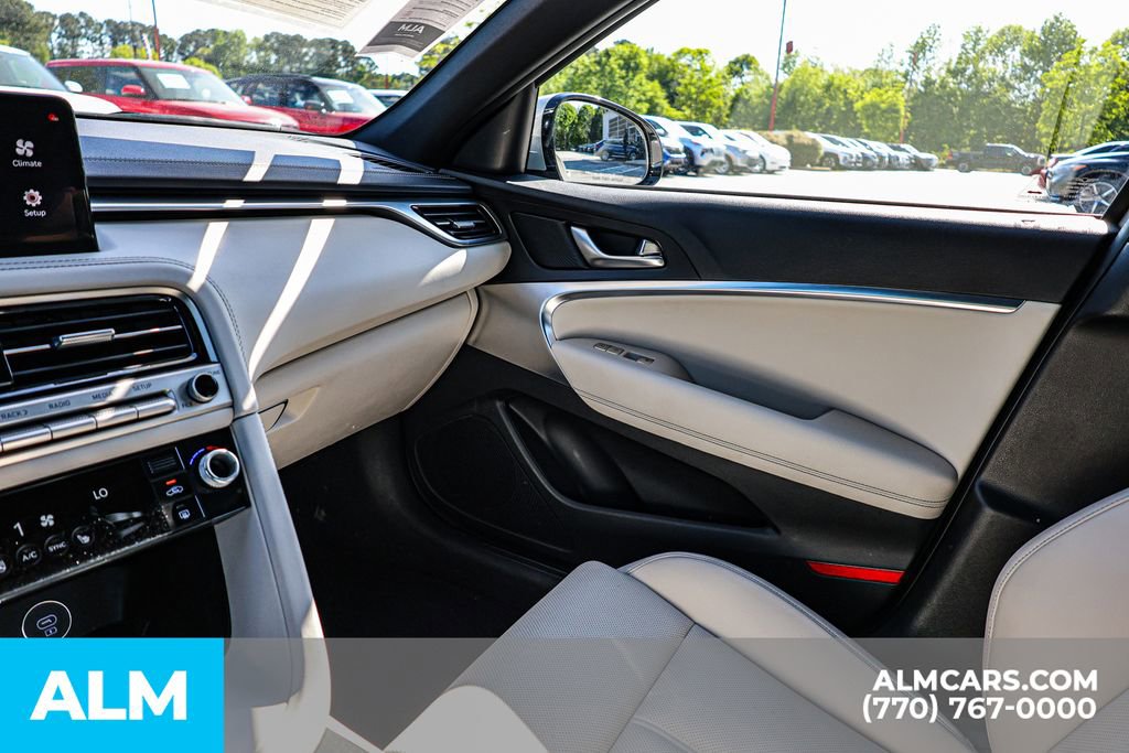 2025 Genesis G70 2.5T