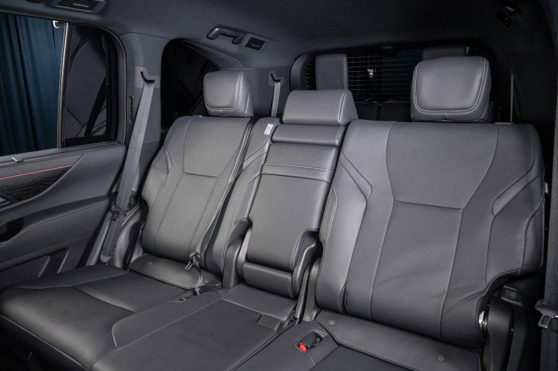 2026 Lexus LX 600 4WD w/ Luxury Package