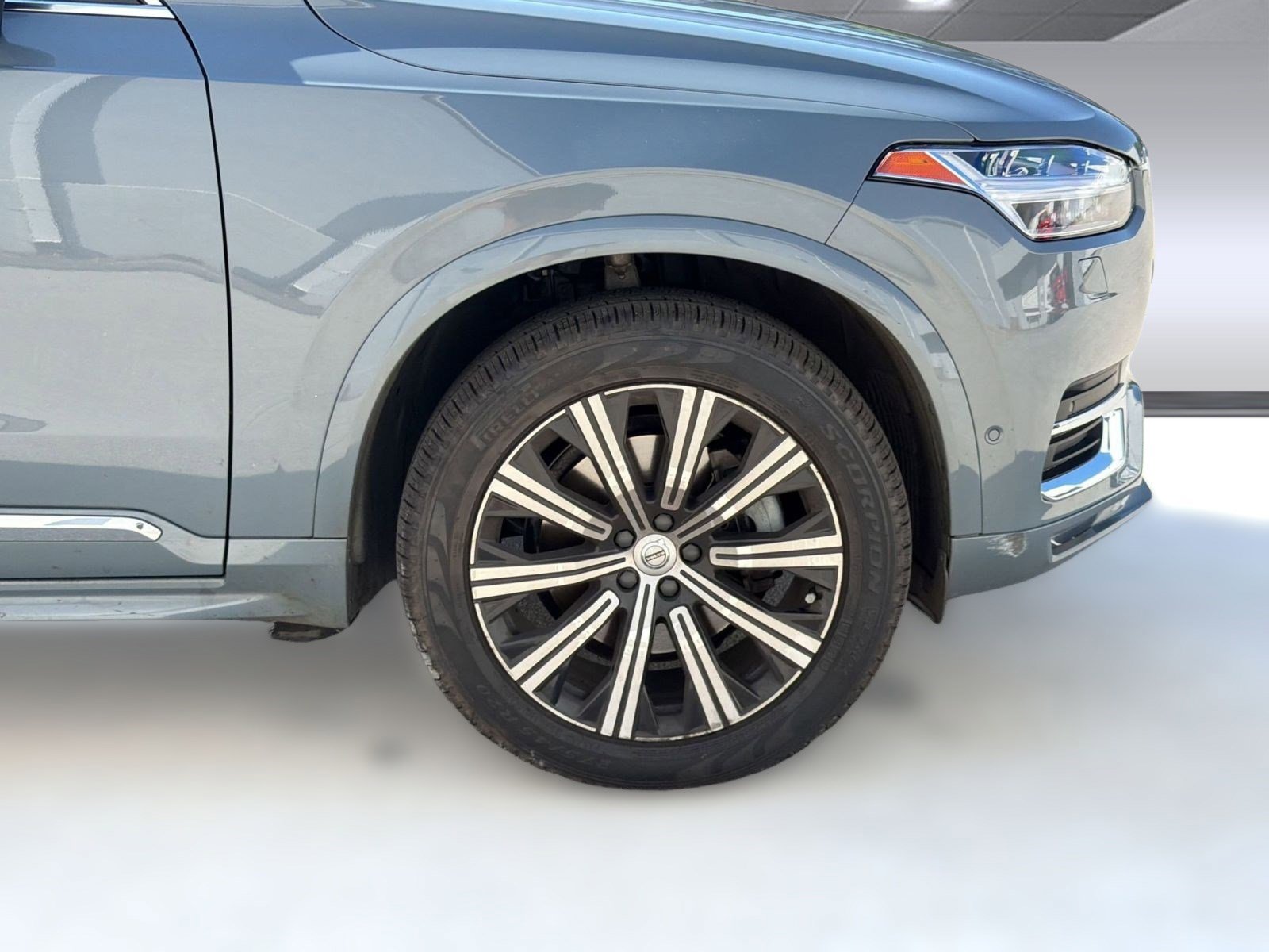 2023 Volvo Xc90 B6 Plus