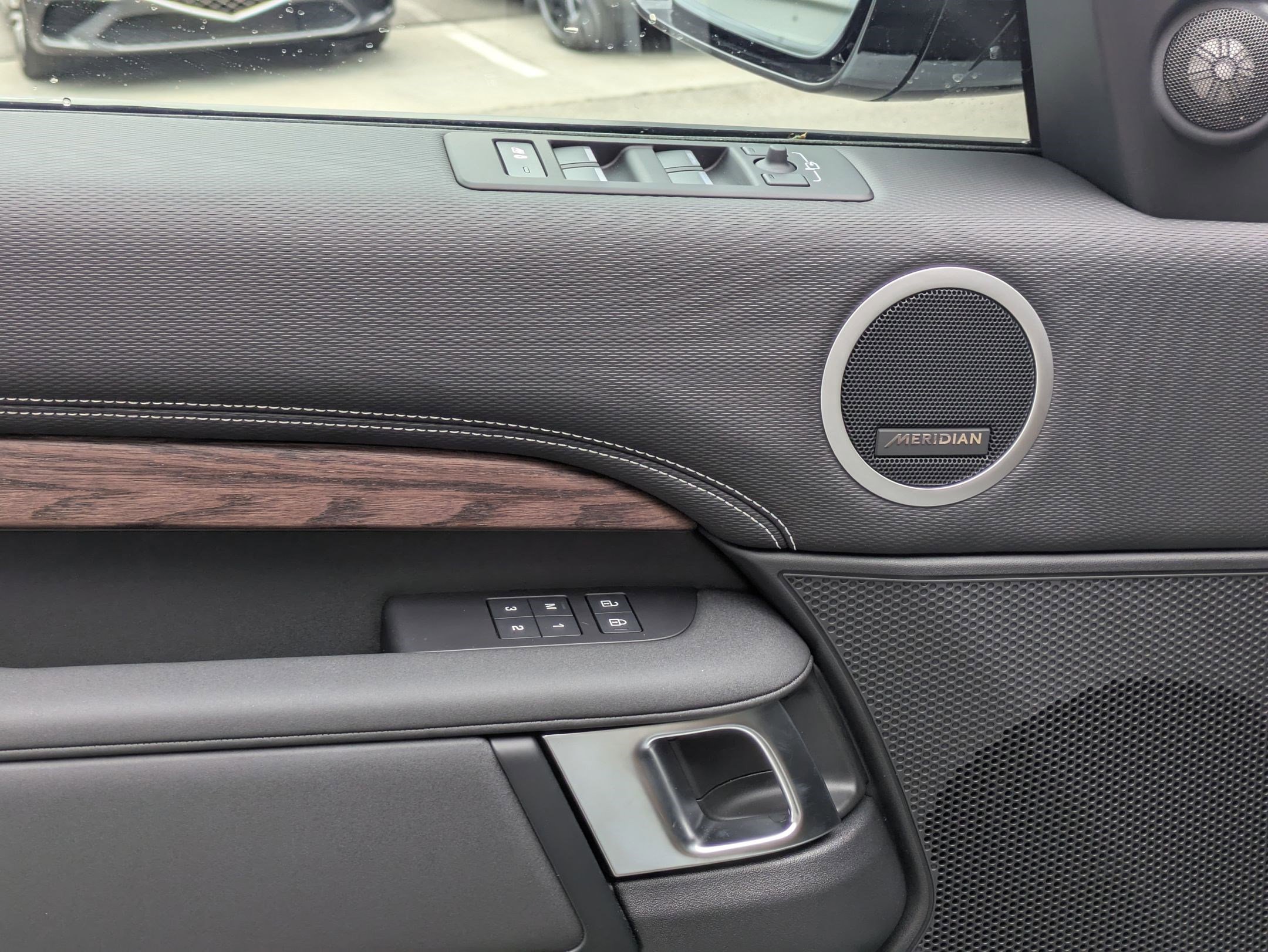 2026 Land Rover Discovery Dynamic SE