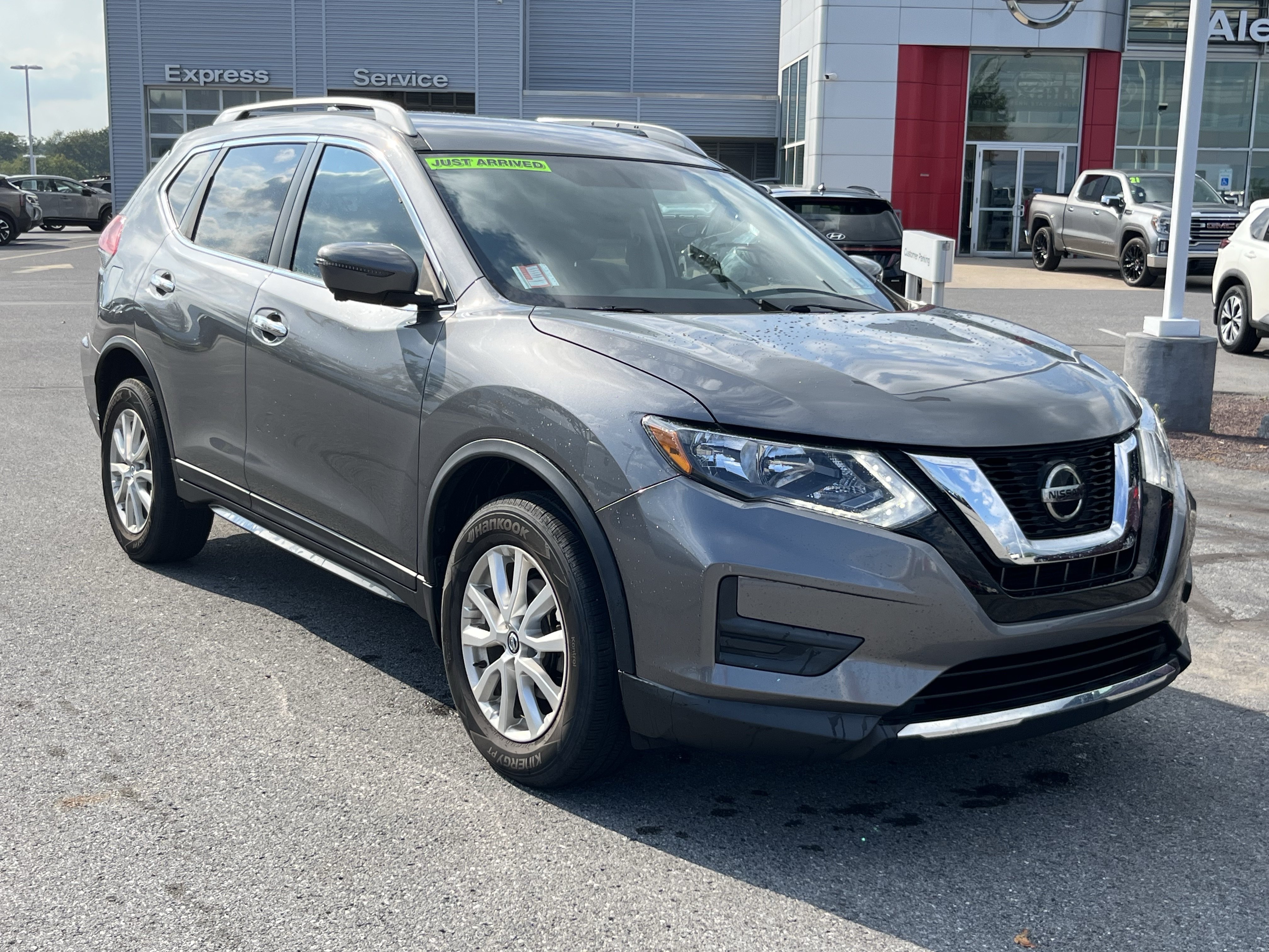 Used 2018 Nissan Rogue SV w/ Premium Package