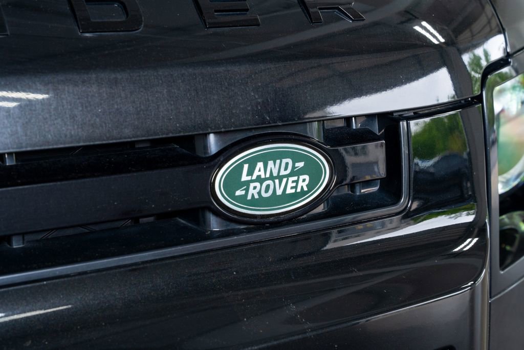 2025 Land Rover Defender 110 S