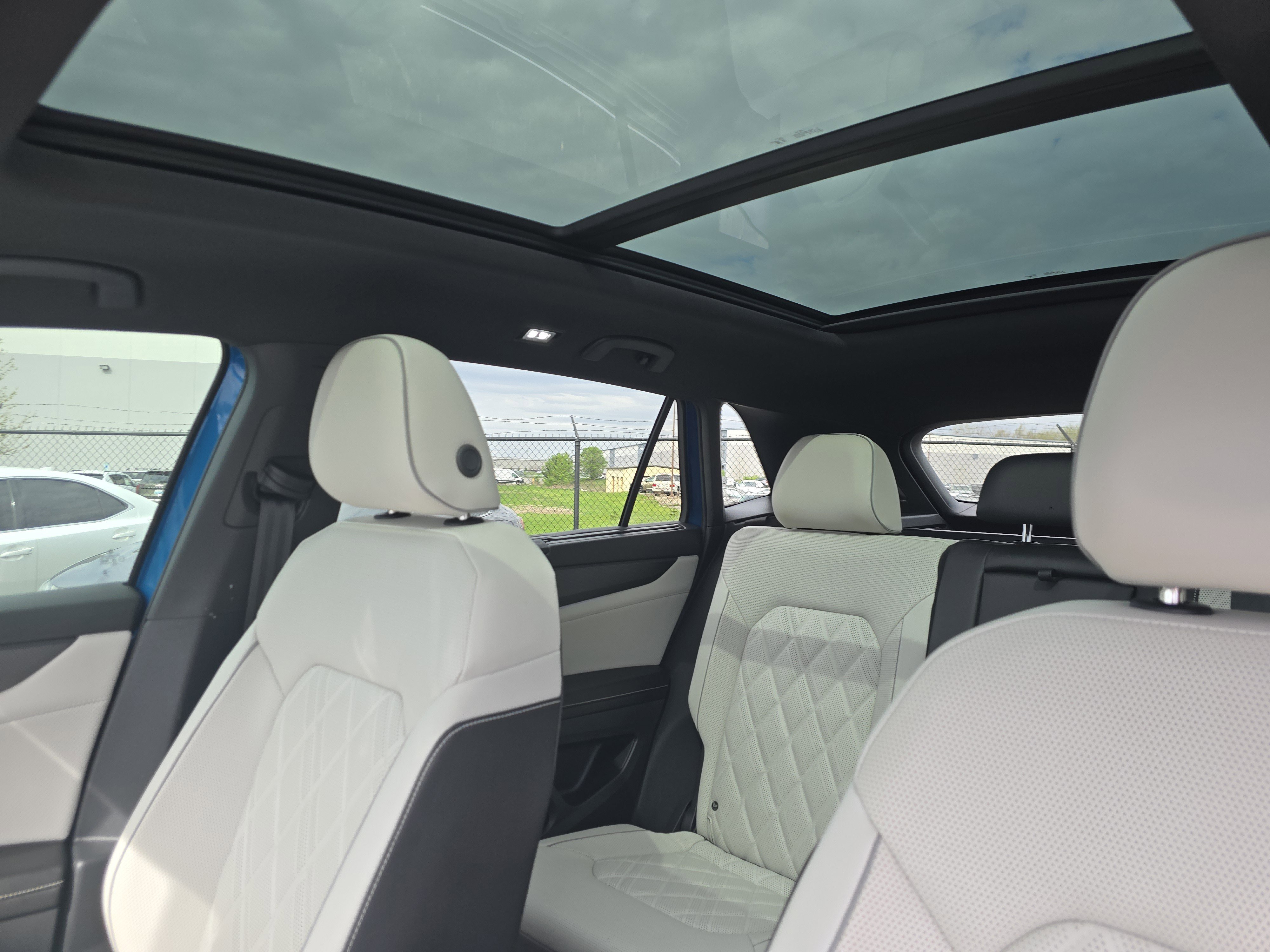 2024 Volkswagen Atlas Cross Sport SEL Premium R-Line