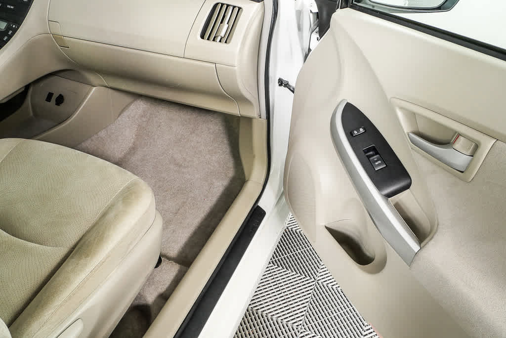 2010 Toyota Prius Two