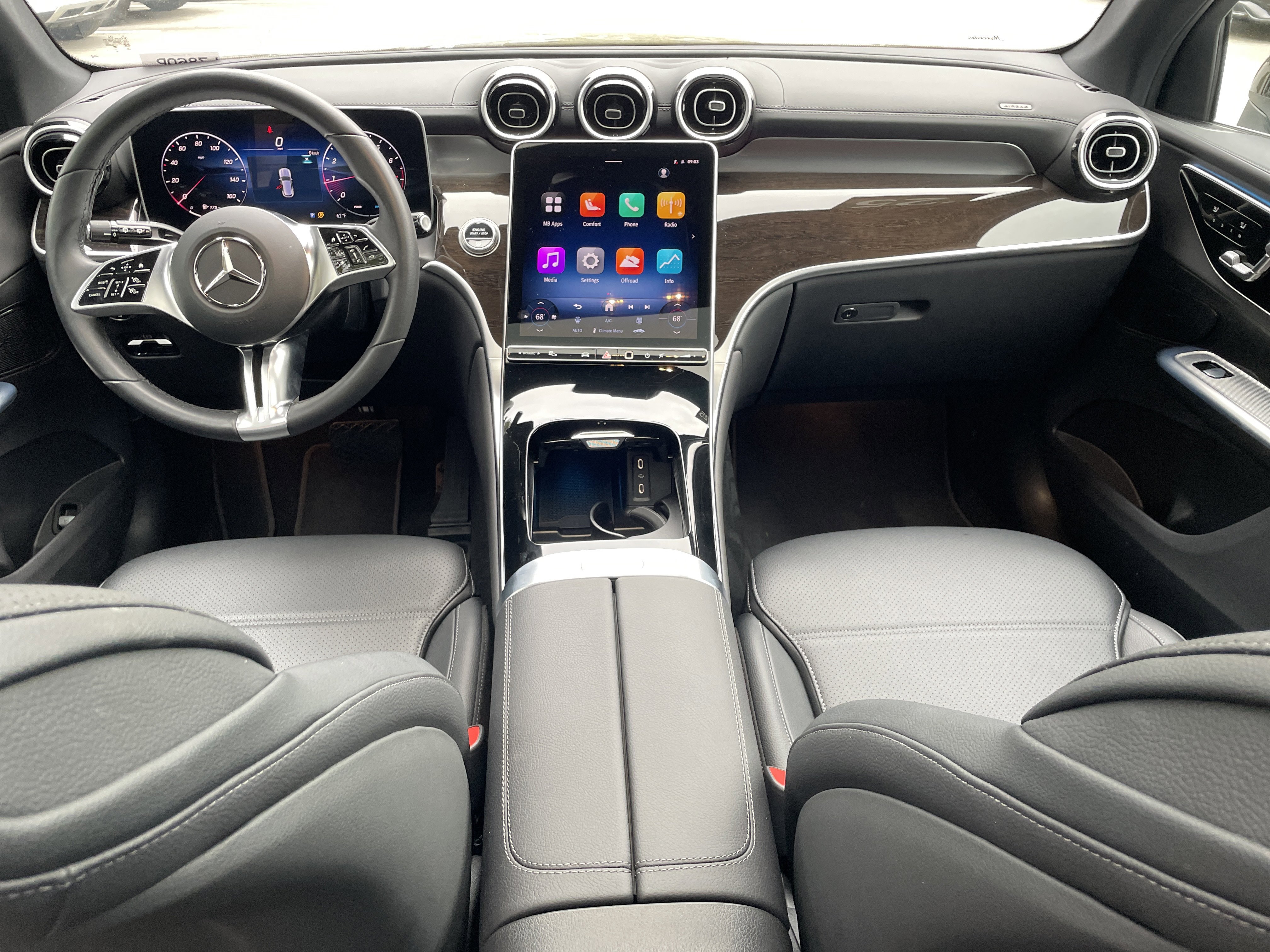 2025 Mercedes-Benz GLC 300 4MATIC