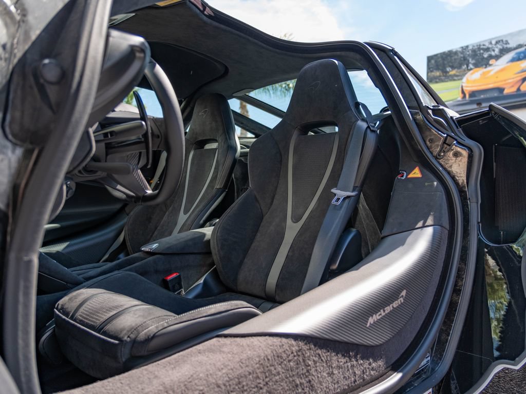 New 2026 McLaren 750S photo 22