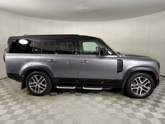 2023 Land Rover Defender 130 SE