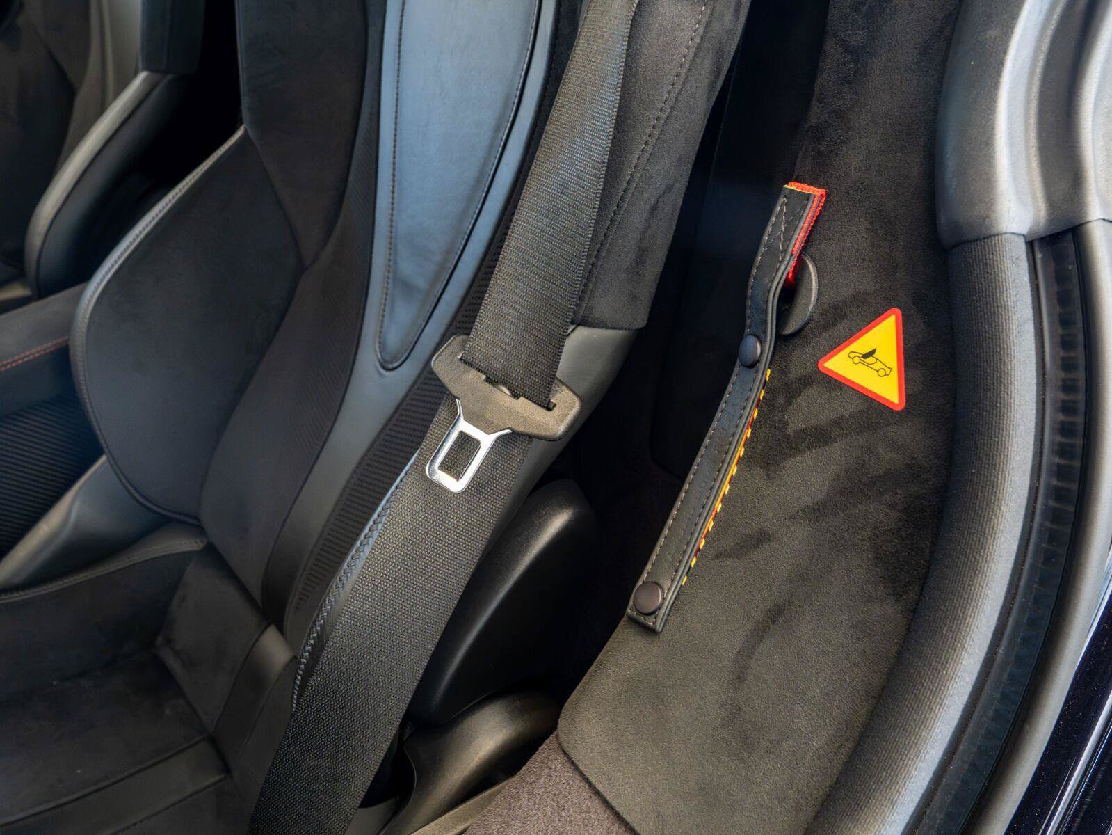 Used 2016 McLaren 675LT Coupe photo 65