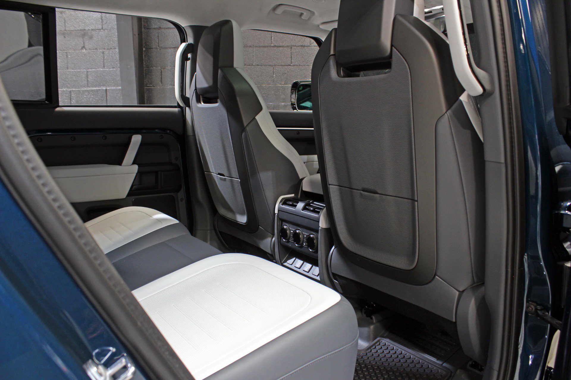 2026 Land Rover Defender 110