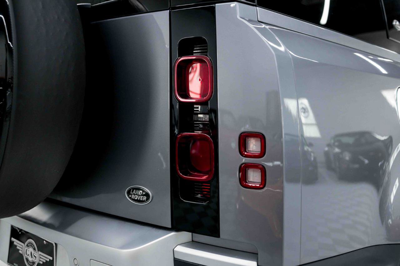 2023 Land Rover Defender 130 SE