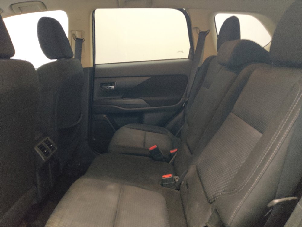 2019 Mitsubishi Outlander ES