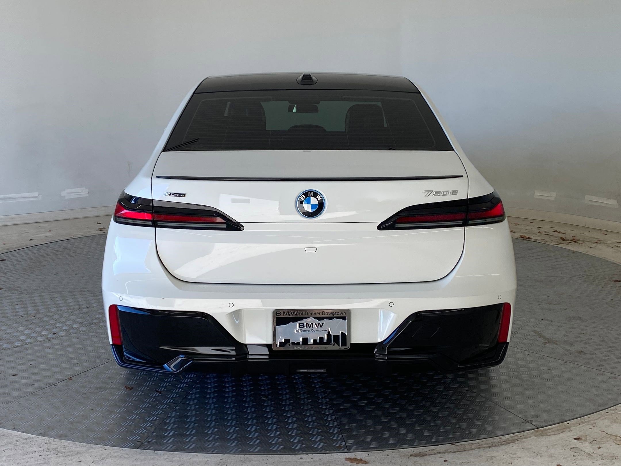 2024 BMW 750e xDrive