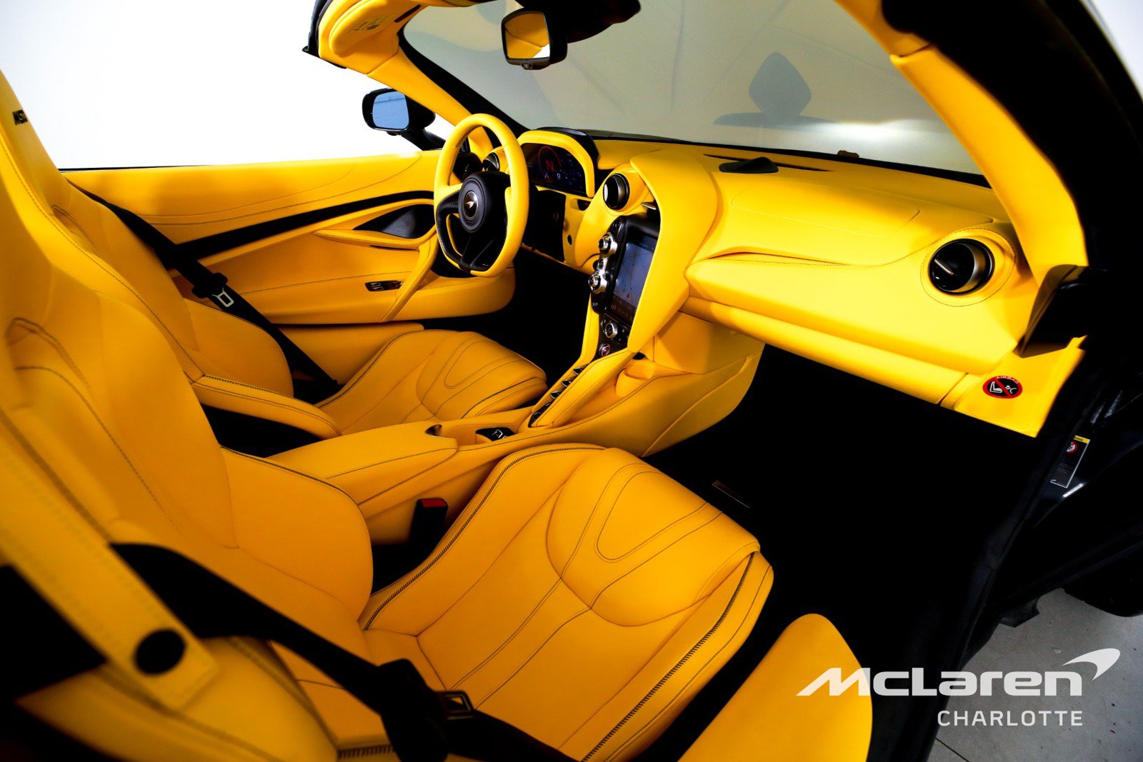 Used 2022 McLaren 720S Spider photo 21
