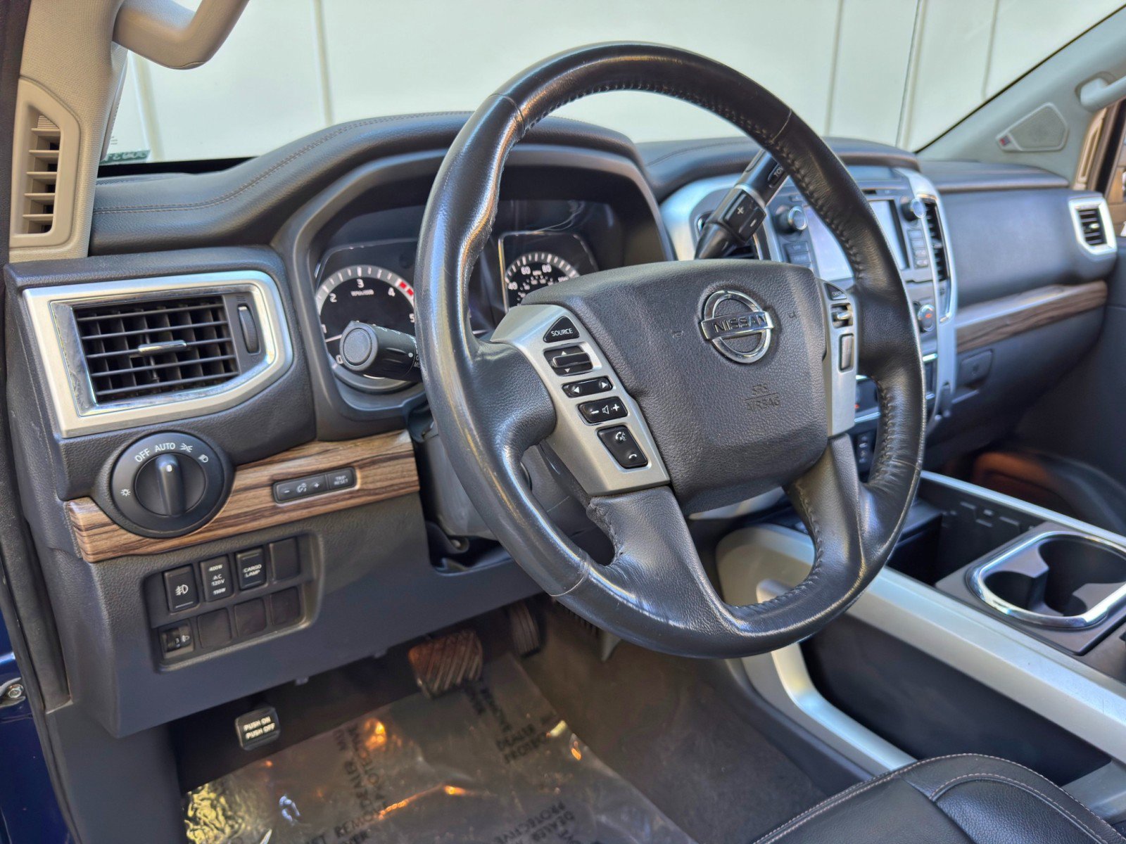 2016 Nissan Titan SL