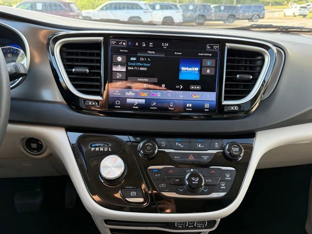 2024 Chrysler Pacifica Touring-L