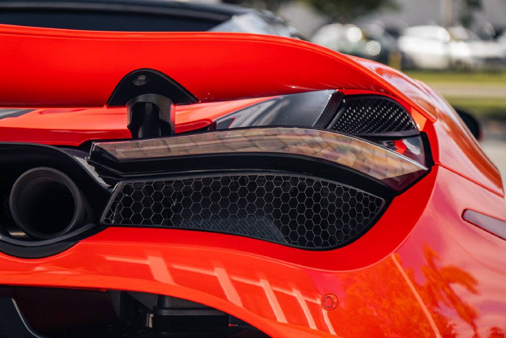 Used 2021 McLaren 720S Performance photo 13