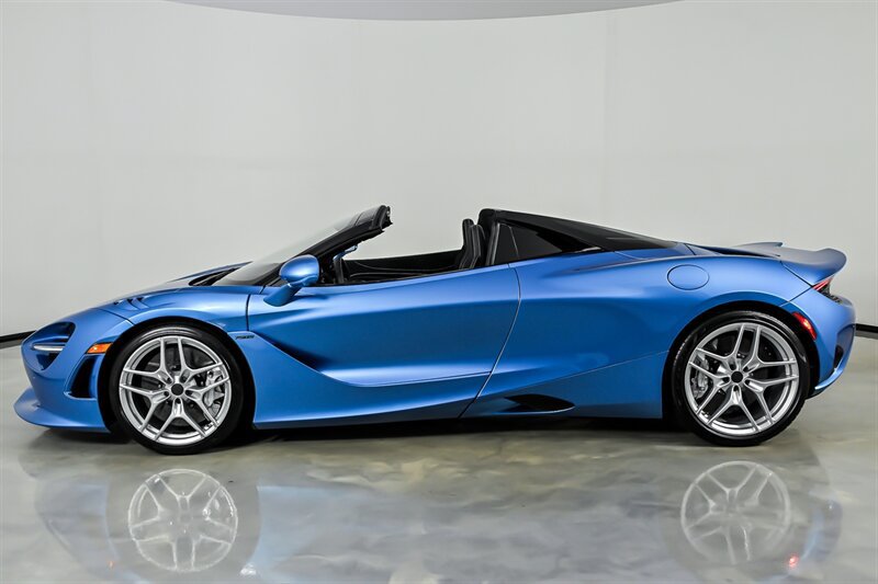 Used 2025 McLaren 750S Spider photo 6