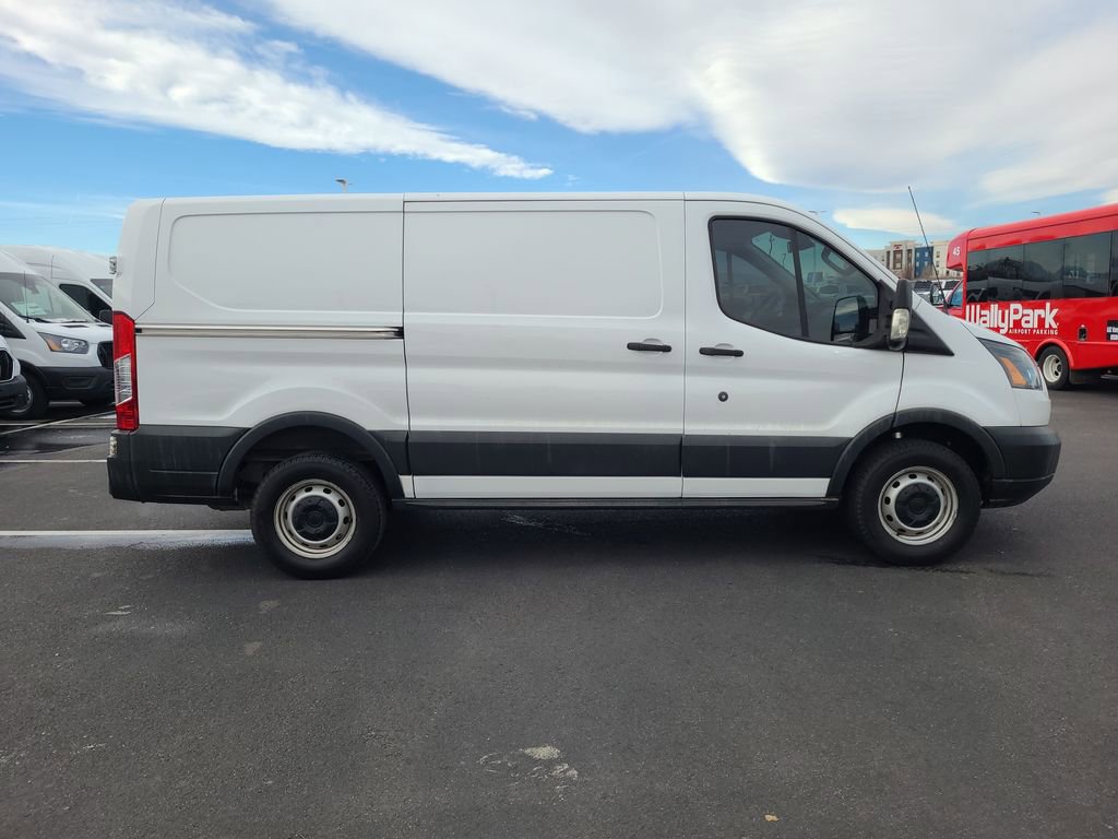 2018 Ford Transit 250 130" Low Roof