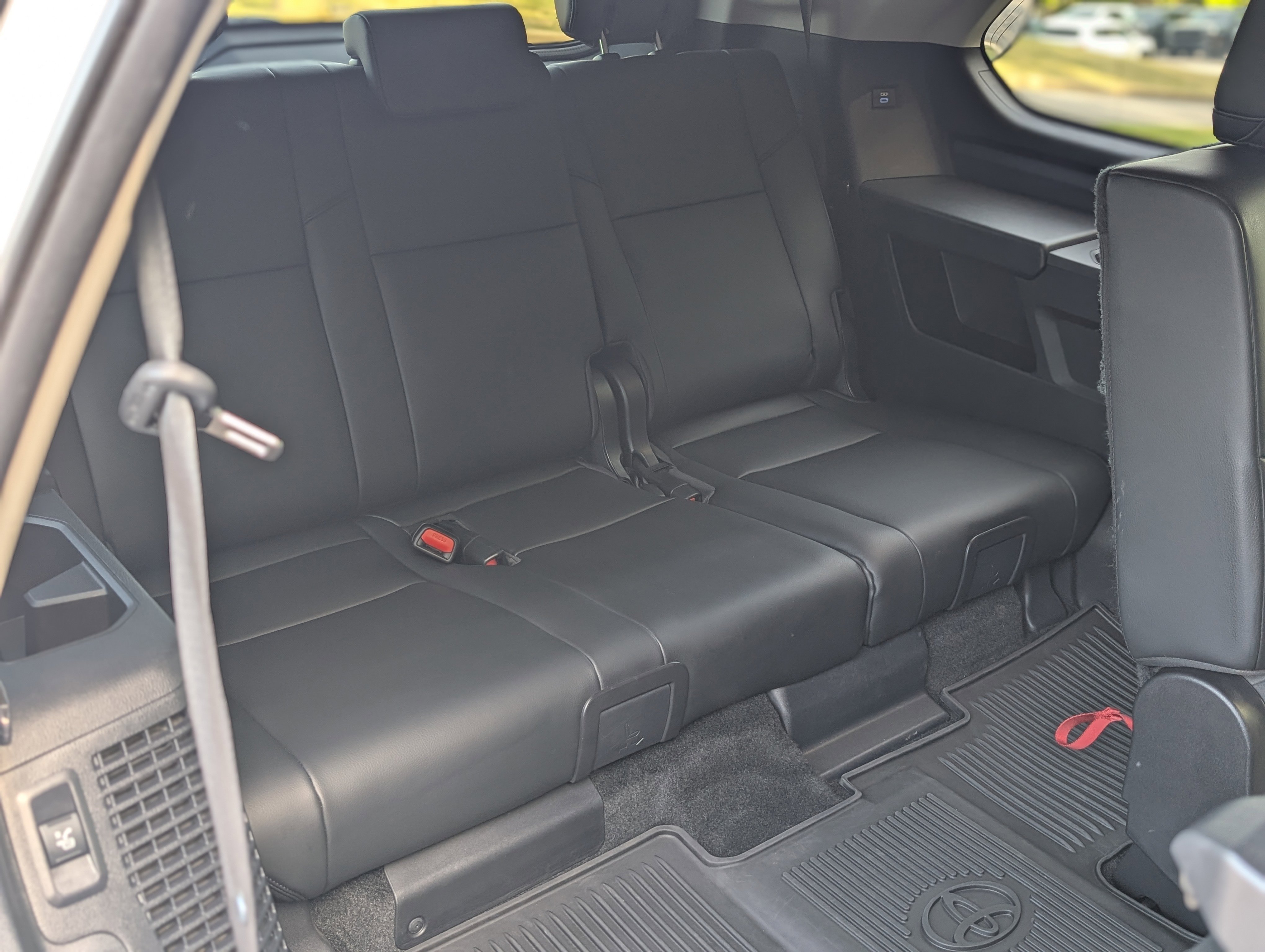 2023 Toyota Sequoia SR5