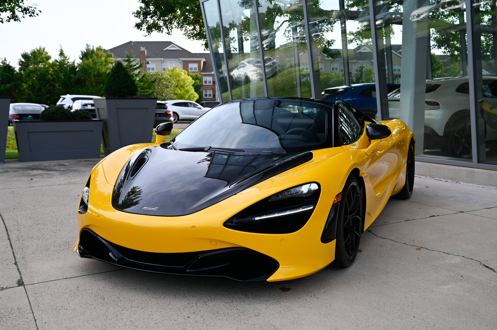 Used 2020 McLaren 720S Performance photo 23