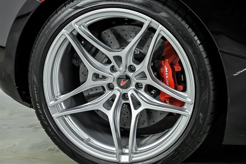 Used 2018 McLaren 720S photo 14