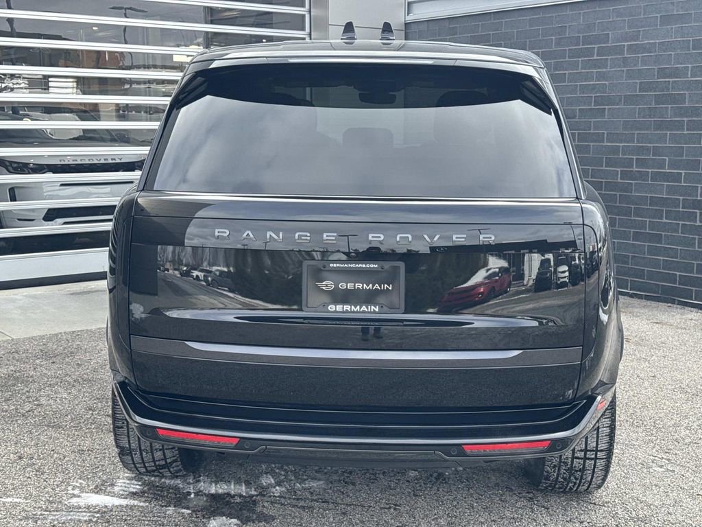 2025 Land Rover Range Rover SE