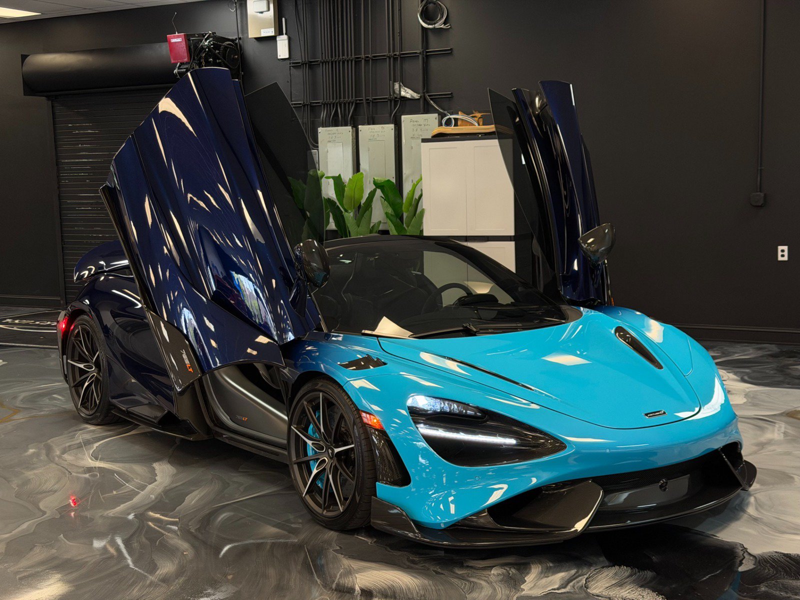 Used 2022 McLaren 765LT photo 21