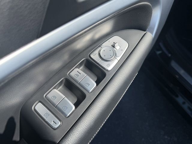 2022 Genesis G70 2.0T