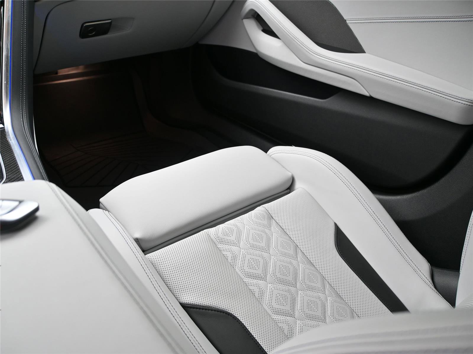 2025 BMW M8 Competition