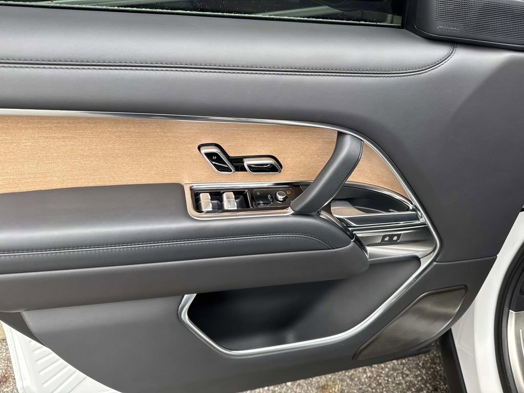 2023 Land Rover Range Rover SV