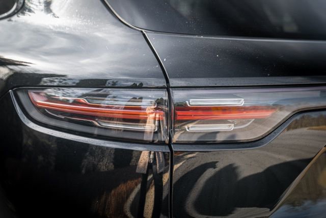 2022 Porsche Cayenne Platinum Edition