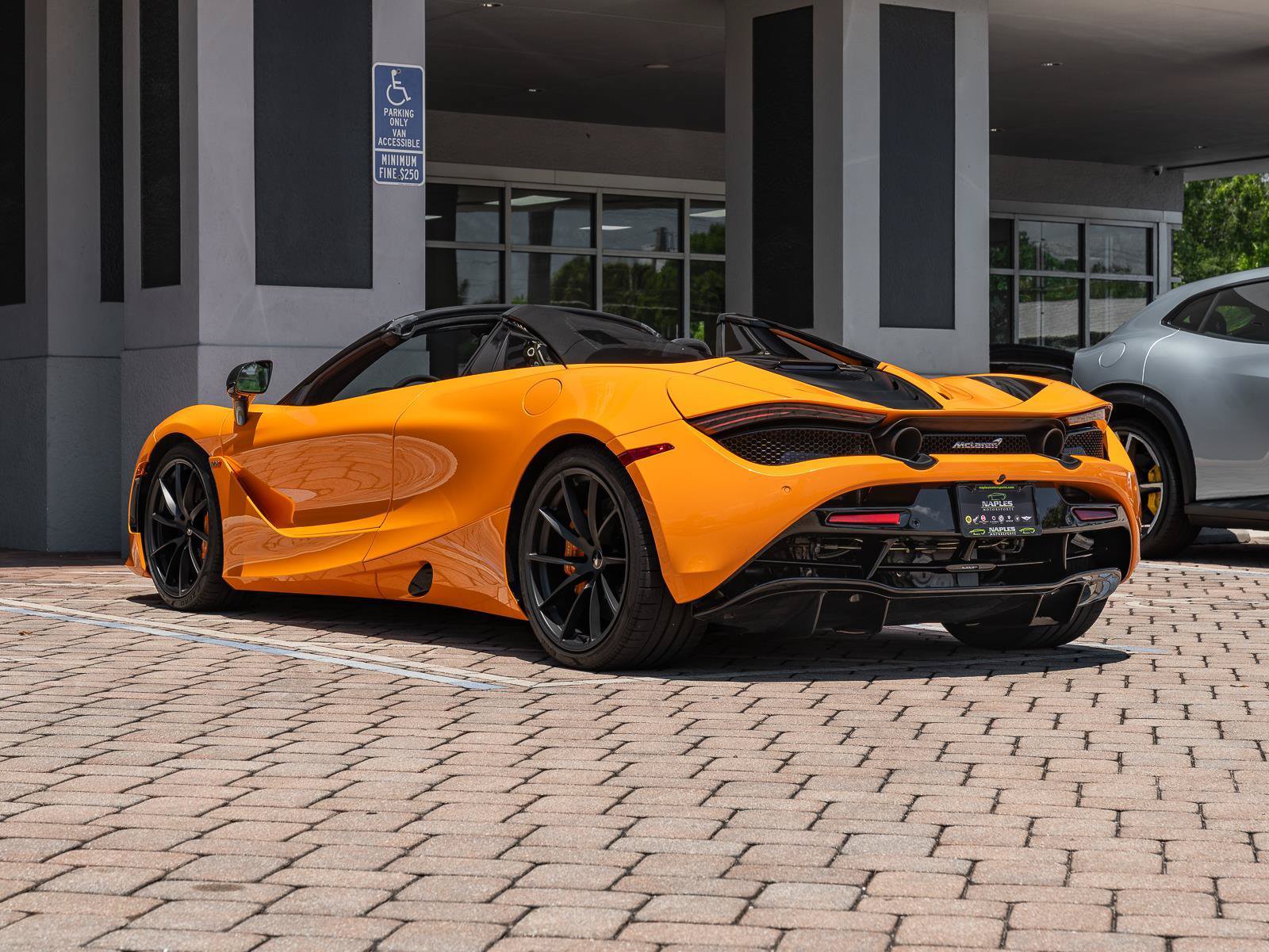 Used 2022 McLaren 720S Performance photo 47