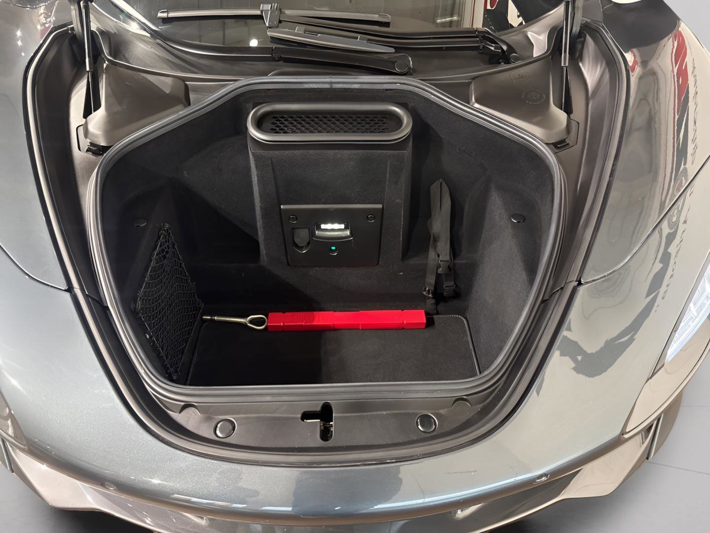 Used 2018 McLaren 720S photo 31