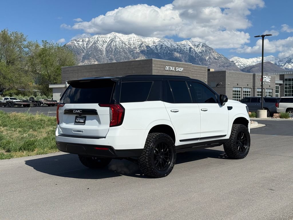 2023 GMC Yukon SLT