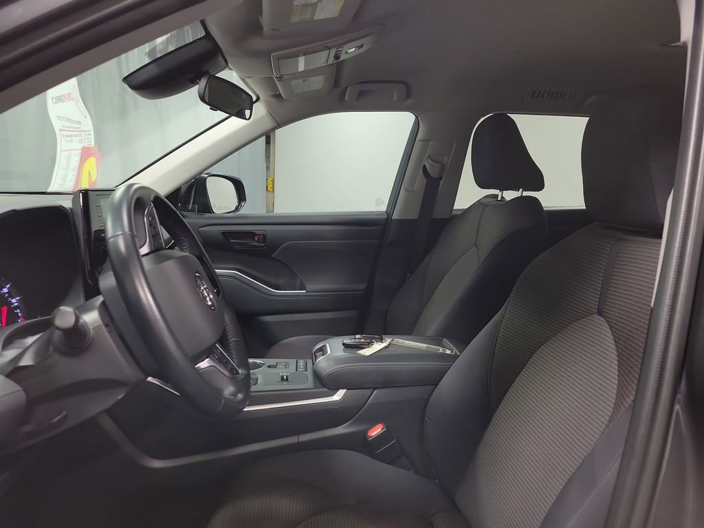 2021 Toyota Highlander LE