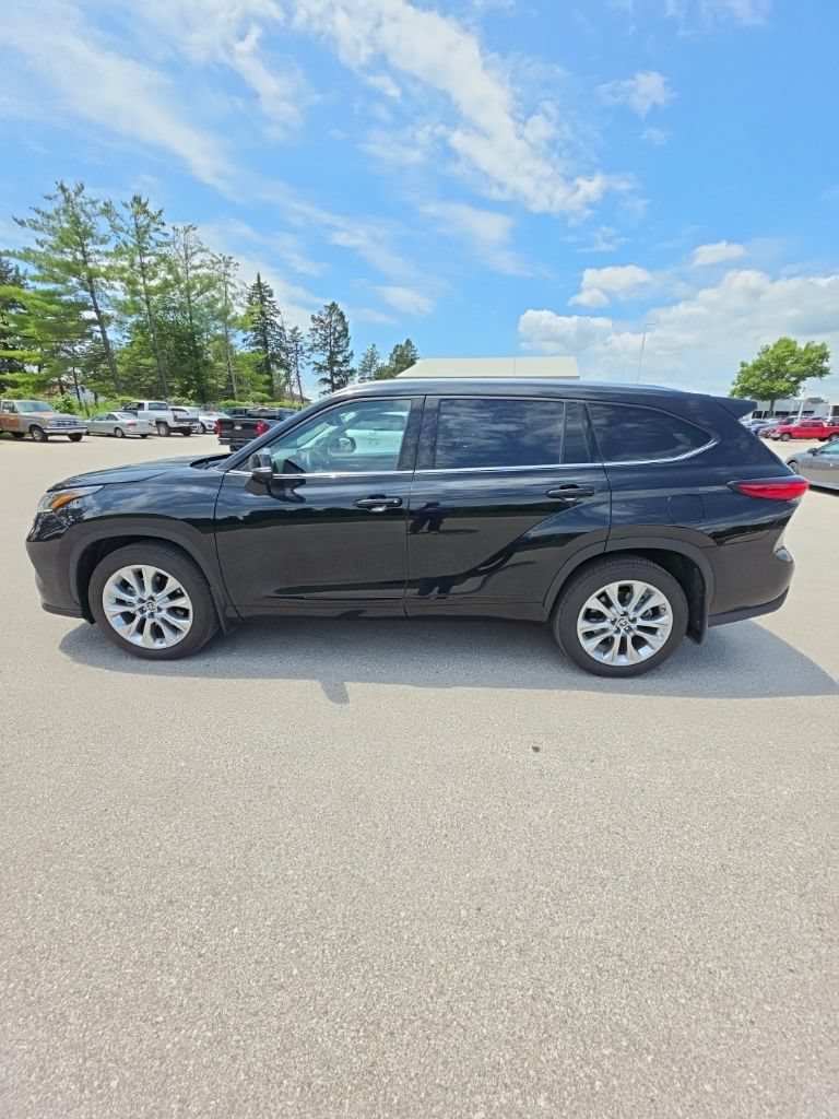 Used 2023 Toyota Highlander Limited