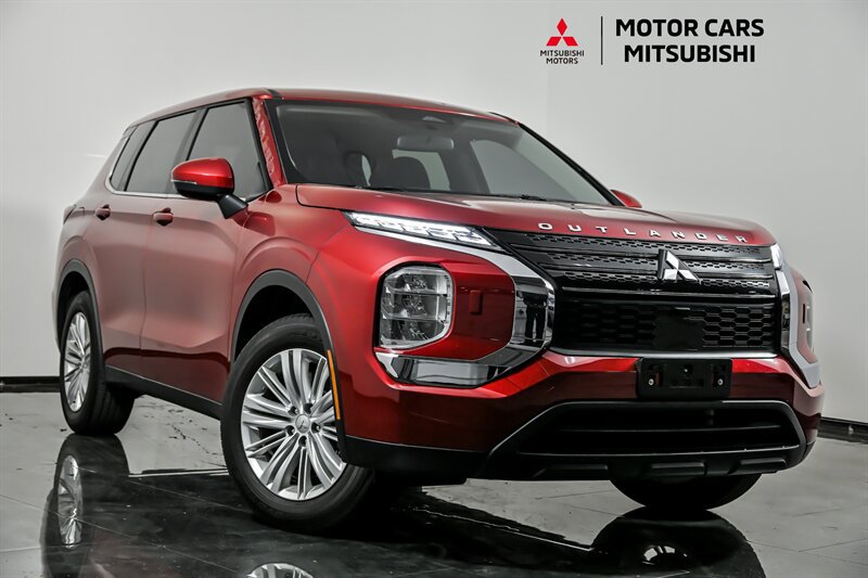 Used 2024 Mitsubishi Outlander ES