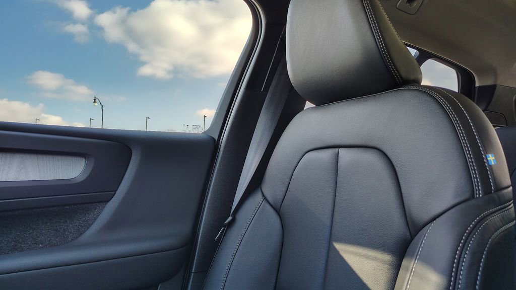 2026 Volvo Xc40 B5 Plus