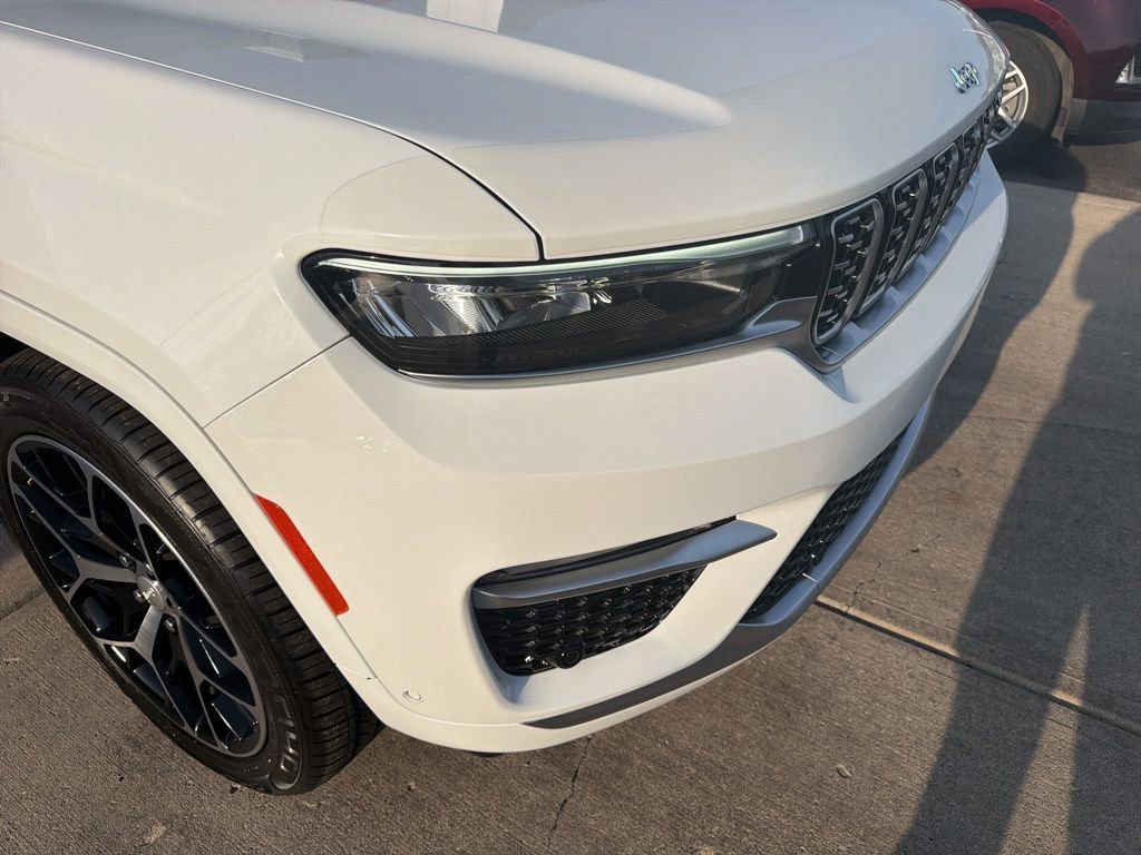 2022 Jeep Grand Cherokee Summit