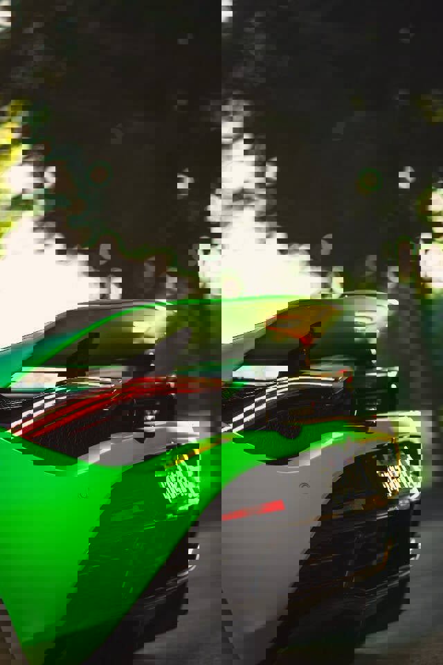 Used 2018 McLaren 720S Performance photo 32